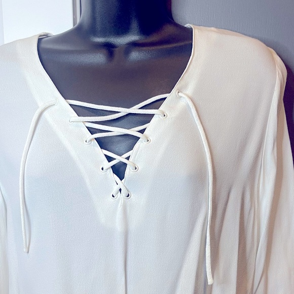 ❣️SOLD❣️Aritzia Wilfred Free White Lace Up Detail Rayon Longsleeve Blouse - Picture 6 of 7